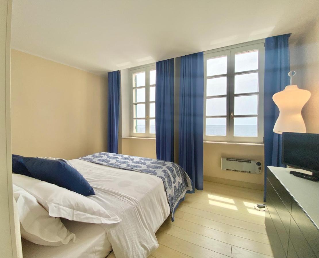 Casaviva - Beachfront Trilo With Parking In Appartement